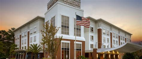 doubletree by hilton savannah.